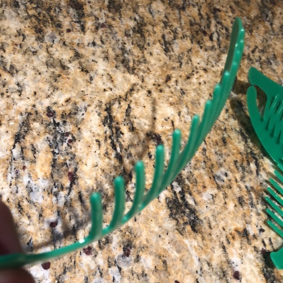 2.  sets authentic Y2K  green large hair combs - Picture 9 of 9